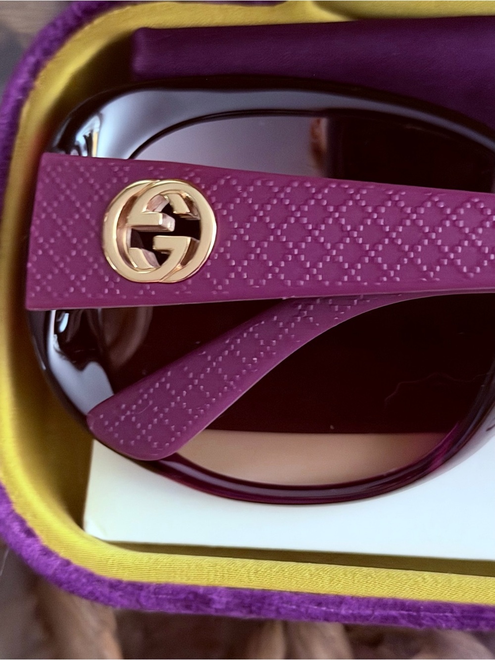NWT Gucci Women's Sunglasses Purple Frame Oversized Lightly Mirrored Lenses